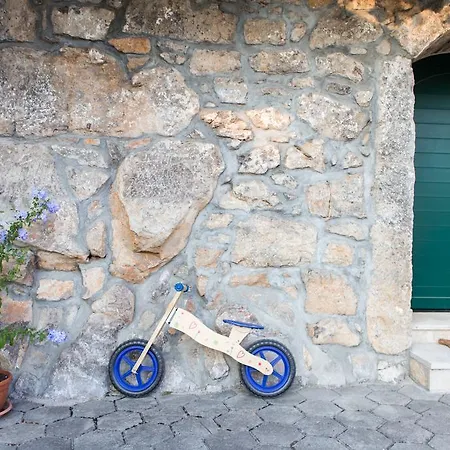 Captain's With Swimming Pool Villa *