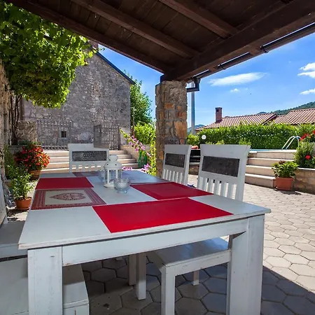 Captain's With Swimming Pool * Jurdani