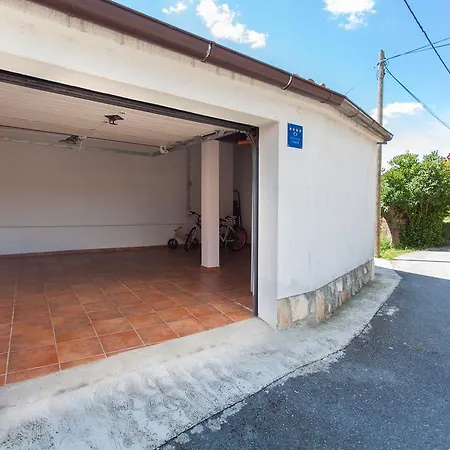 Captain's With Swimming Pool Villa