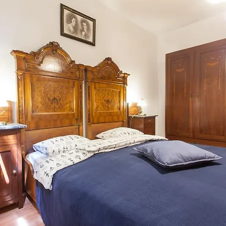 Captain's With Swimming Pool Villa