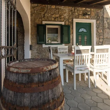 Captain's With Swimming Pool Villa *