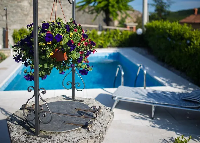 Villa Captain's With Swimming Pool Jurdani