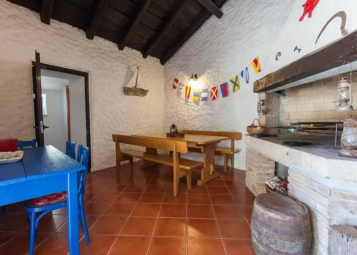 Captain's With Swimming Pool Villa