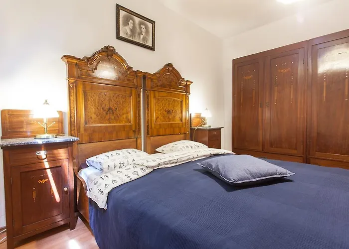 Captain's With Swimming Pool Villa