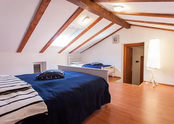 Captain's With Swimming Pool Villa Jurdani