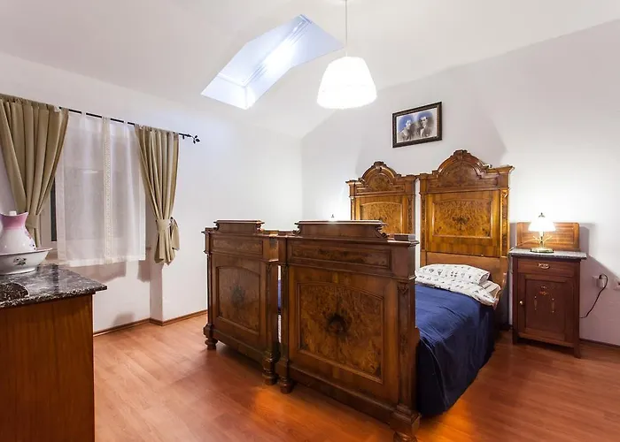 Captain's With Swimming Pool