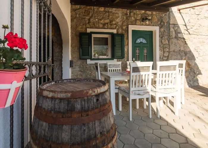 Captain's With Swimming Pool Villa *