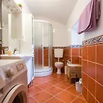 Captain's With Swimming Pool Villa Jurdani