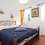 Captain's With Swimming Pool Villa *