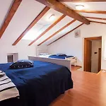 Captain's With Swimming Pool Villa Jurdani